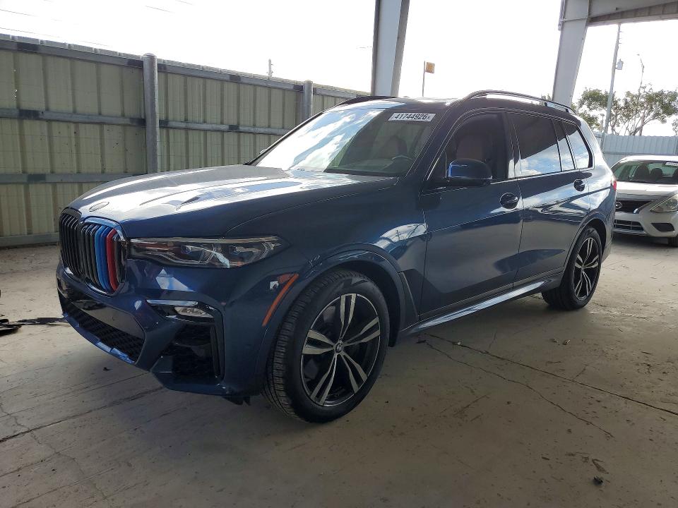 2022 BMW X7 M50I