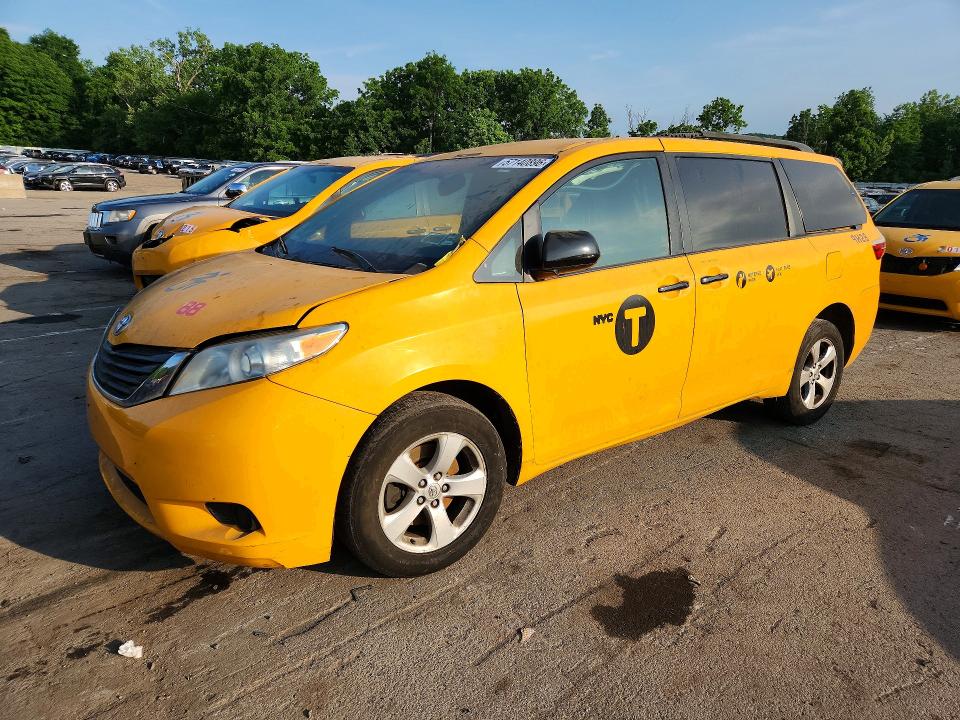 2017 TOYOTA SIENNA LE MOBILITY
