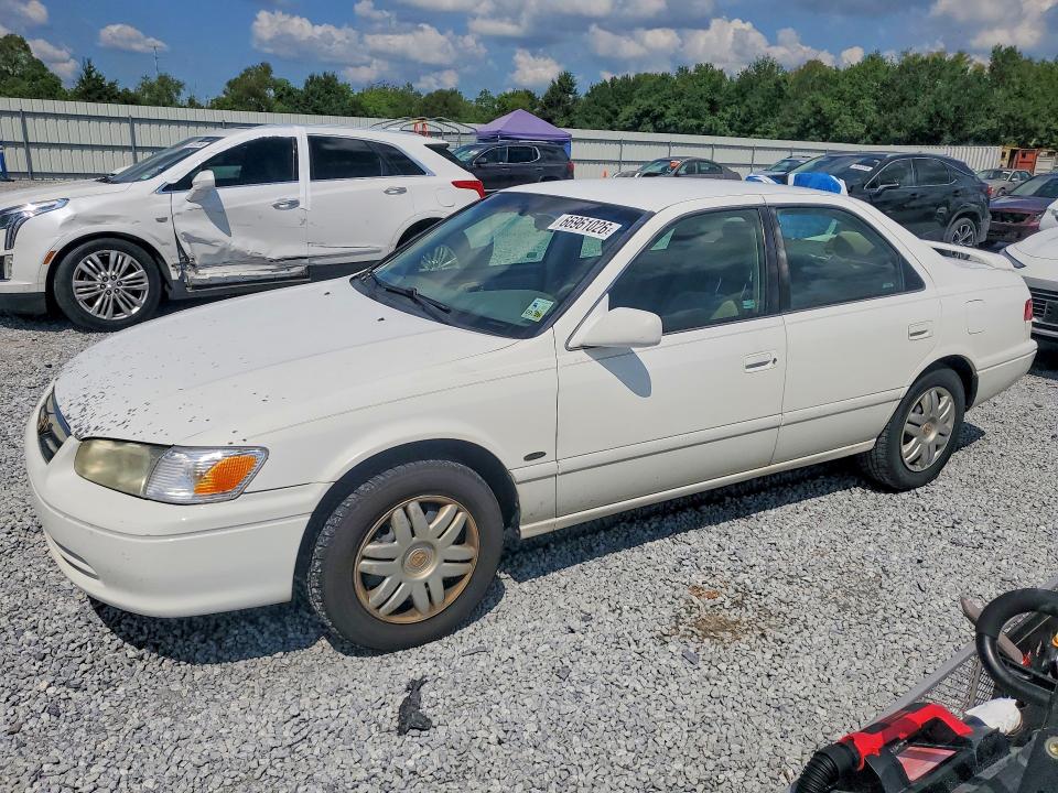 2001 TOYOTA CAMRY LE