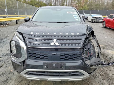 MITSUBISHI OUTLANDER SE 2024