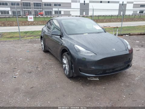 TESLA MODEL Y 2024