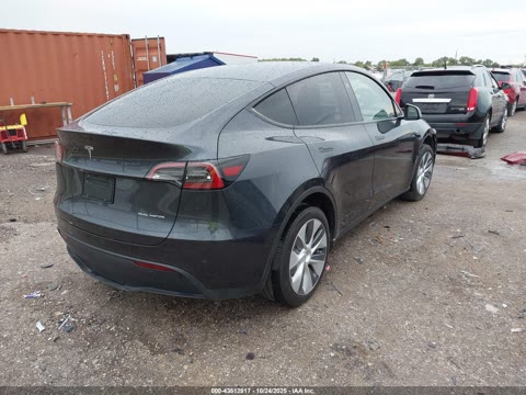 TESLA MODEL Y 2024